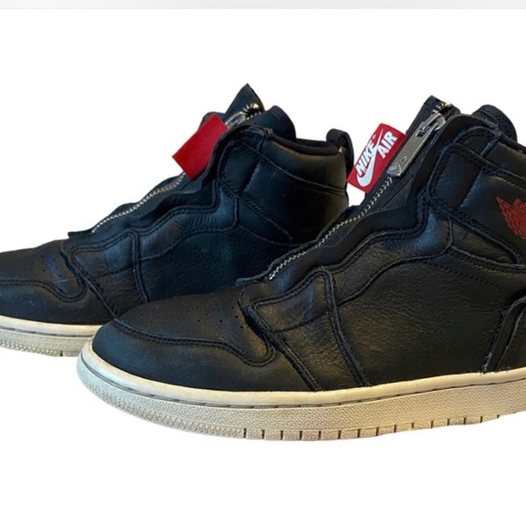 Woman’s AIR JORDAN1 Retro Mid Zip ‘Black’ - Picture 2 of 8